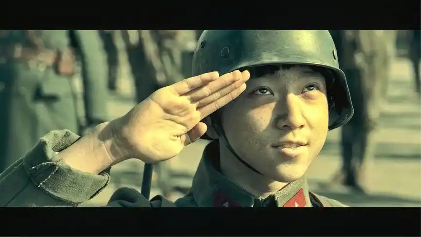 八佰 不分种族,肤色向国旗敬礼