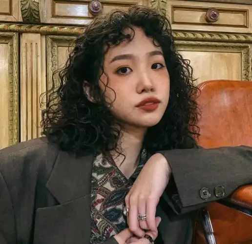 不踩雷的小卷毛烫发,不显老还洋气!