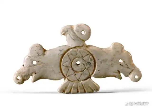 凌家滩文化玉鹰安徽省文物考古研究所藏