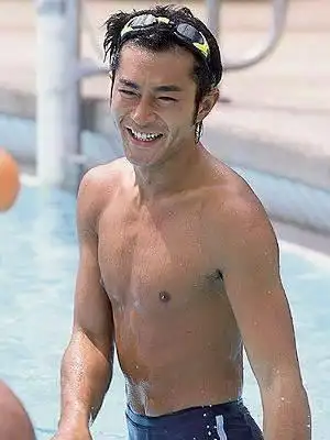 你只看到古天乐首夺影帝的艰辛却不知道48岁的他对养生的坚持