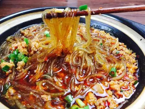 食欲不振怎么办?来份肉末粉丝煲,食材简单做法容易,好吃还下饭