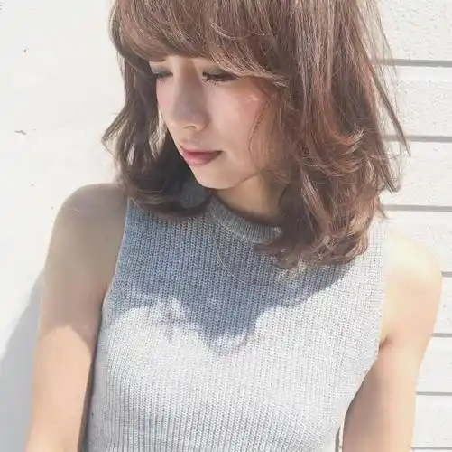 中短发烫发发型,40岁齐耳短发烫发发型(蓬松烫卷打造的这几款中短发