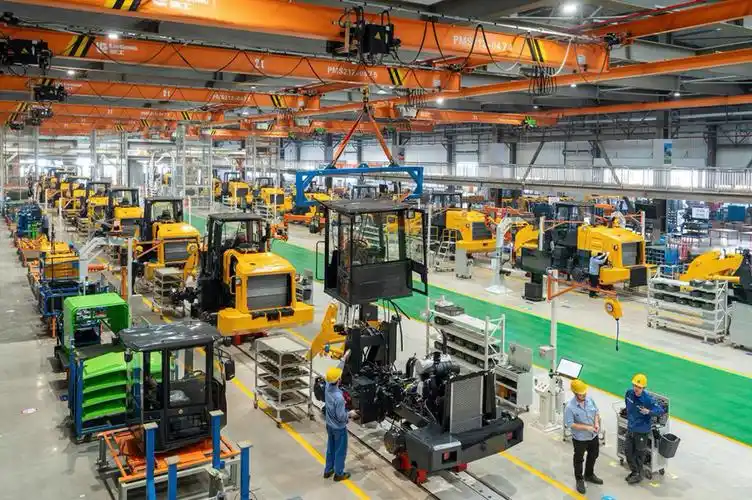 全国两会引发展数据回暖提信心工程机械春天来了