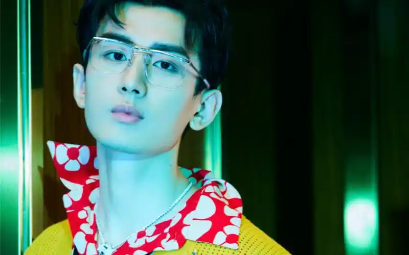 成毅潮流风格时尚写真壁纸图片