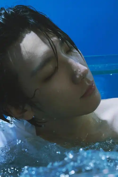 王广允超话快来发帖宠粉#2023不断更#《mmingpr》杂志封面人物70