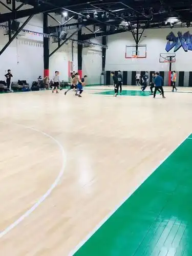 芍药居喜欢打篮球的来室内篮球馆散客过年球馆不打烊