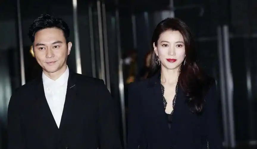 袁咏仪年轻时有多美和李嘉欣同框完全胜出网友羡慕张智霖