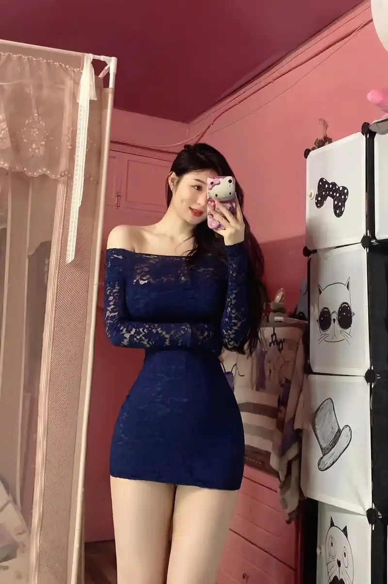 大波浪 姐系穿搭=女人最好的医美#辣妹 #腰臀比 #氛围感  - 抖音