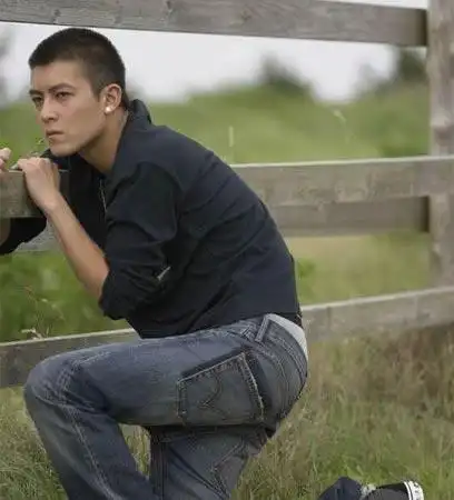 一高二男生.求教原寸发型