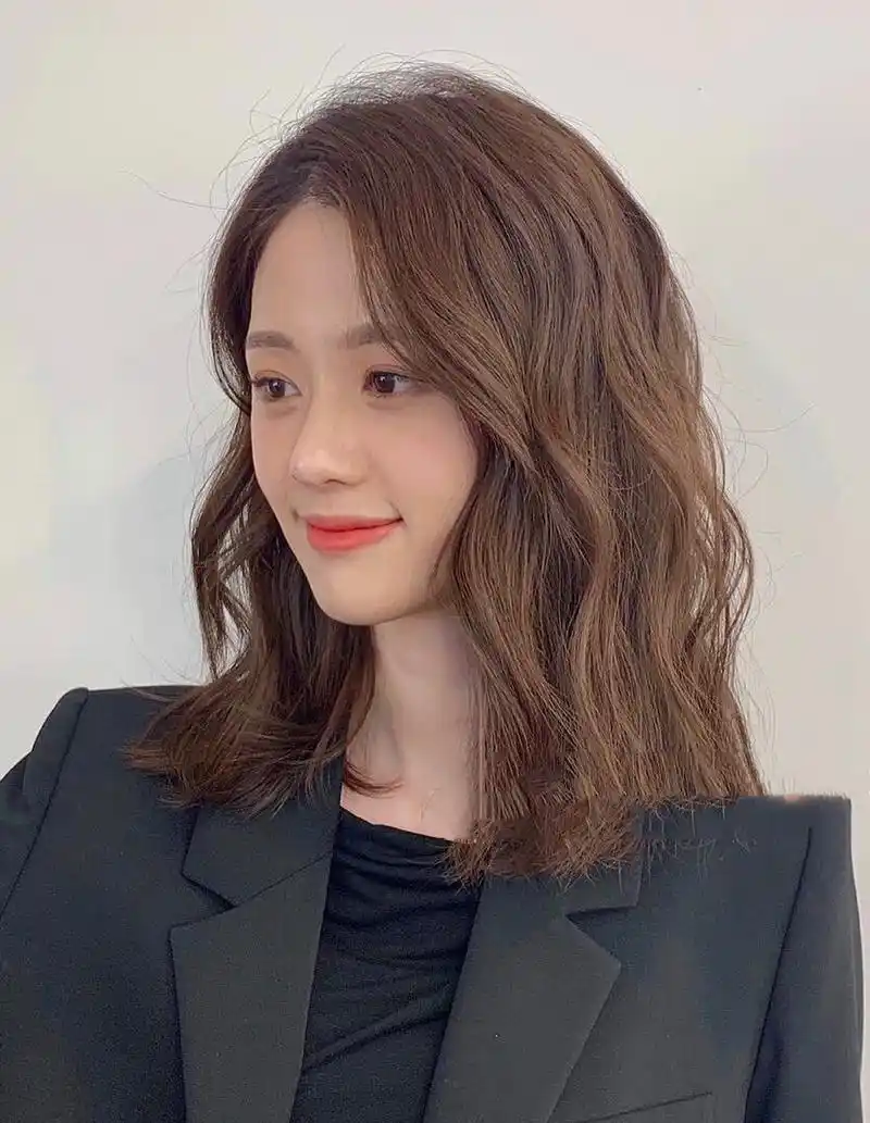 可复古可甜美 中短发必烫 中长发烫发 法式烫 圆脸发型 蓬松烫发 蛋卷