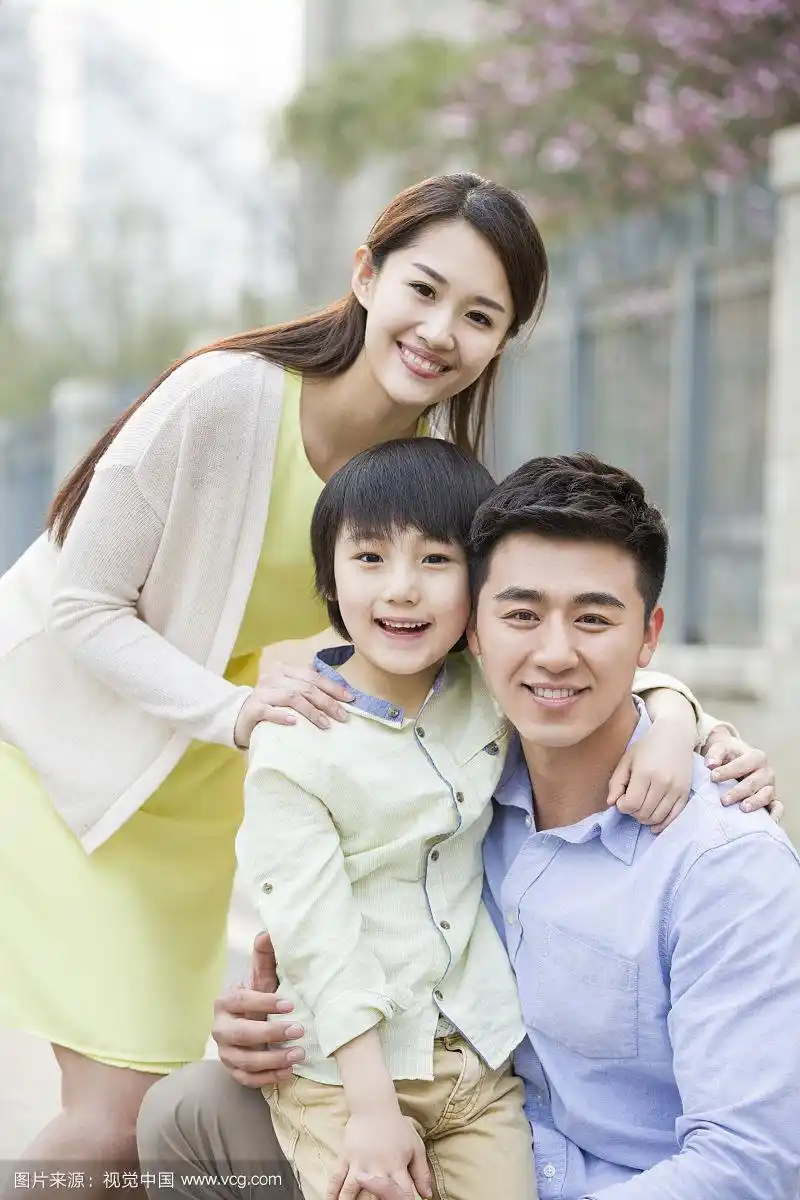 幸福的三口之家