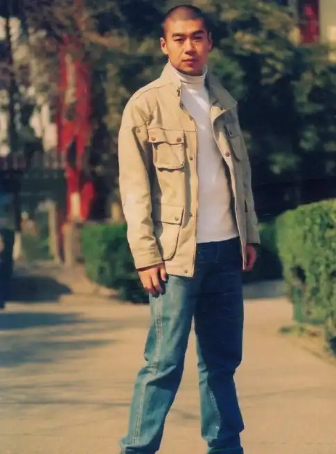 演员徐佳:十年龙套不弃演员梦,因《我是特种兵》走红,现成吃货_时候