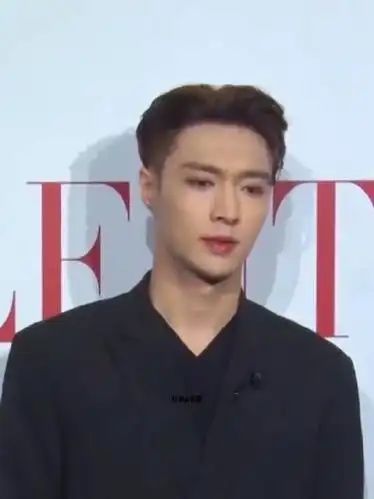 寸头可以有多帅,今天发现一位张pd张艺兴让我们近距离看看~特别声明