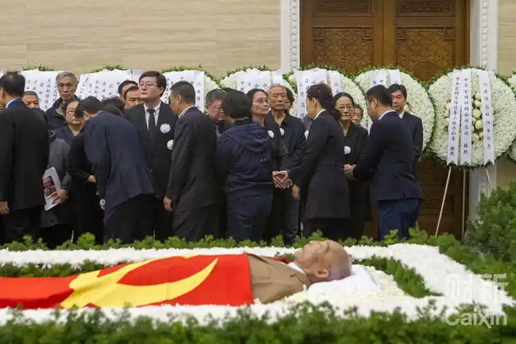 财新直击杜润生遗体告别在八宝山举行