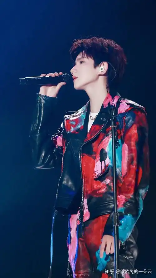 如何评价王源的流星妆?