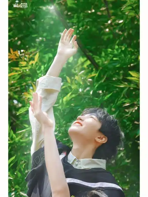 王俊凯毕业快乐