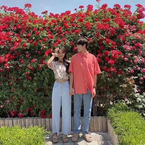 情侣拍照怎么摆姿势好?记住这几个动作,站着不动都能出大片!