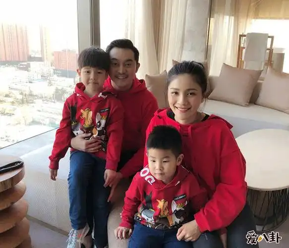 小编看了也是替胡可觉得无奈,那多数都是因为胡可此前与前男友的事情