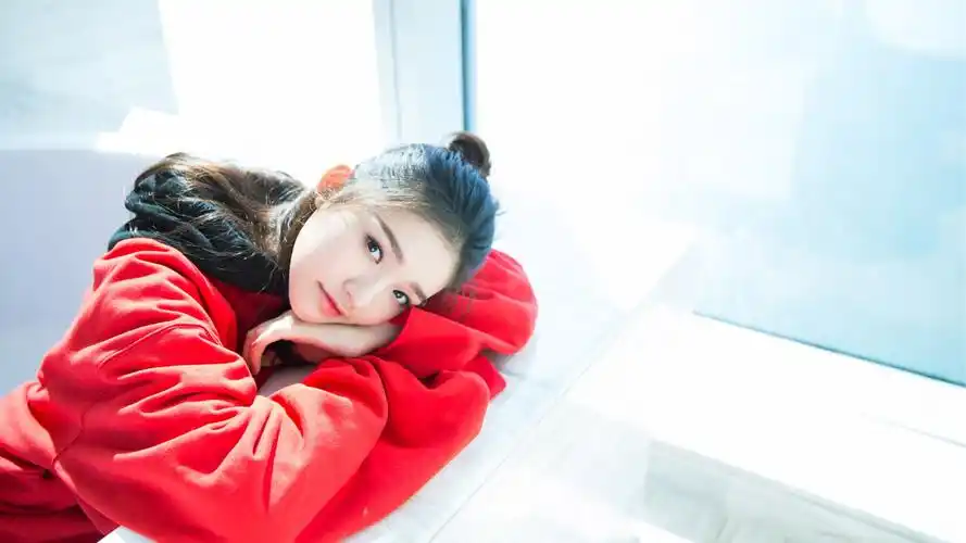 唯美清纯林允写真壁纸