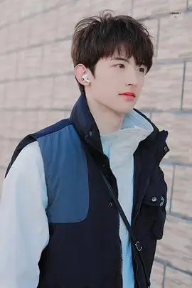 来嘛来嘛陈都灵他抖人时期戴眼镜好好看赞回应你的回应回应请先登录