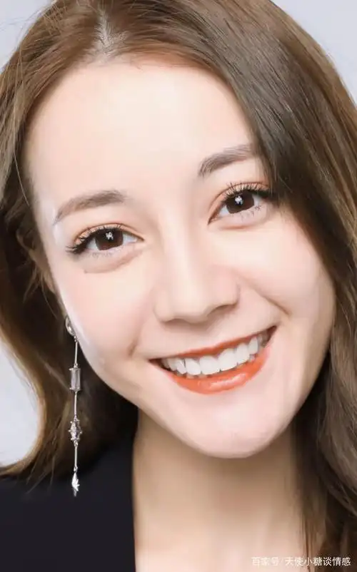 有种特别叫迪丽热巴的笑,精彩怼脸五连拍,笑的那一刻彻底沦陷