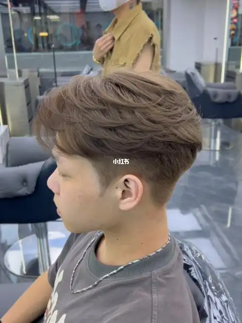 男士中分三七分发型男生韩式减龄款气垫烫