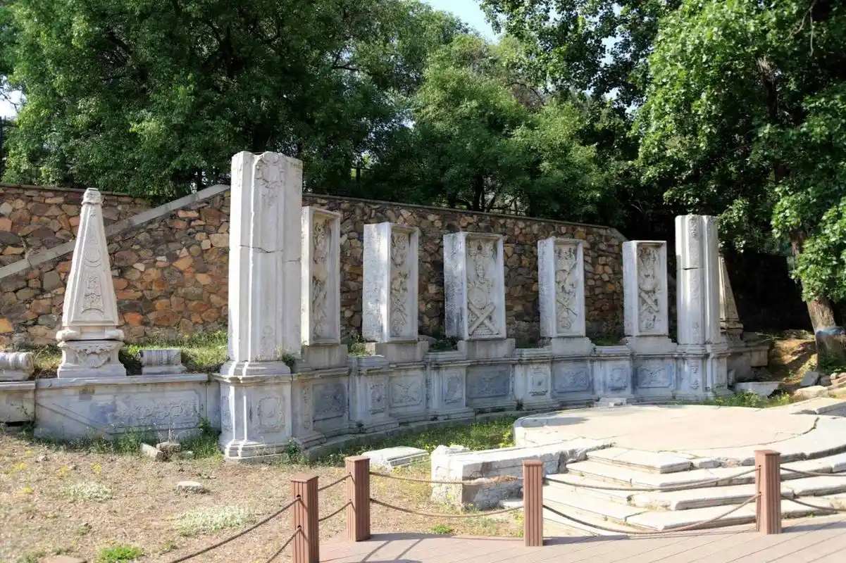 圆明园的标志:西洋楼遗址 圆明园的西洋楼景区是游客必来的核心景区.