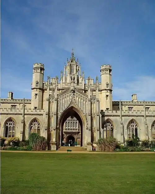 剑桥大学的大门
