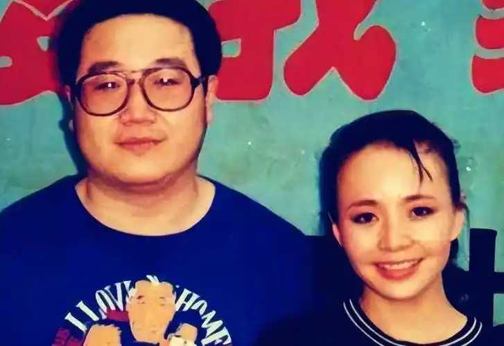 宋丹丹:三婚两离,因闪婚受伤,又因闪婚获得幸福_袁钢_小时候_衣服