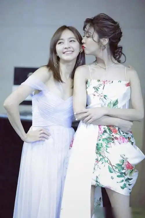 37岁的陈意涵少女感绝了!和林心如同框抢尽风头,少女感绝了