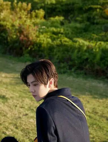 鹿晗时装自去水印原图cr鹿晗工作室