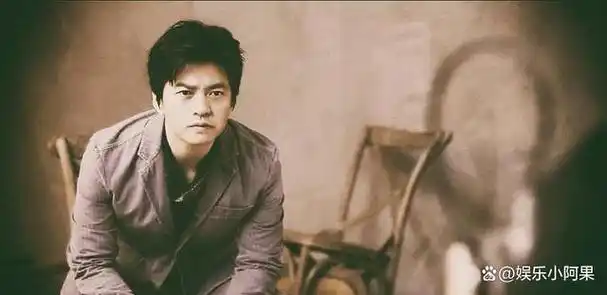 李健演唱会登上热搜!回看过去,原来我们都被他的温文尔雅给骗了?