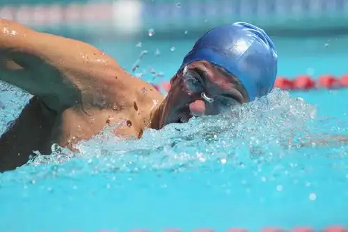 游泳,西方人,一个人,运动员,体育馆,游泳池,横图,室外,白天,侧面,锻炼