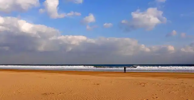 来青岛看海必游的4处美景海滩