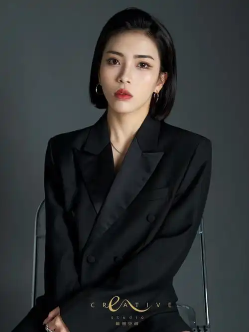 形象照就好比一张通行证代表着是个人形象的象征适合自己的风格才是最