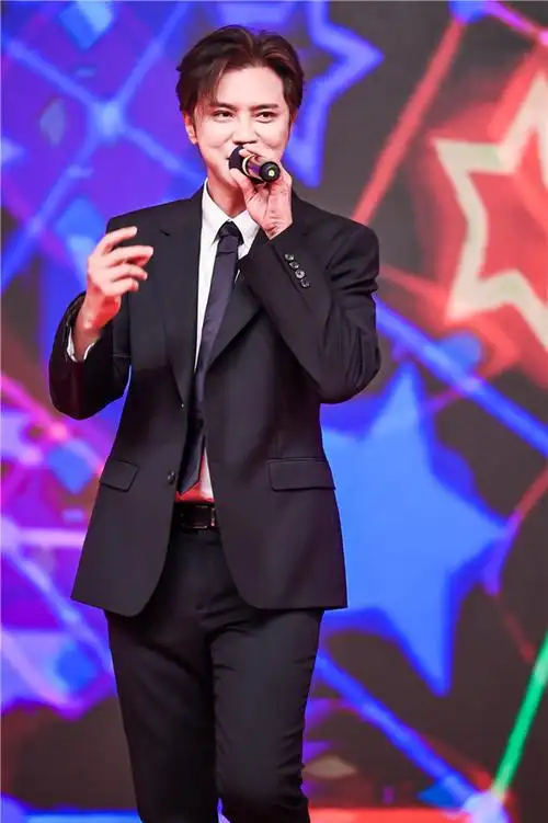 罗志祥现身中央电视台梅地亚中心的中秋文艺晚会