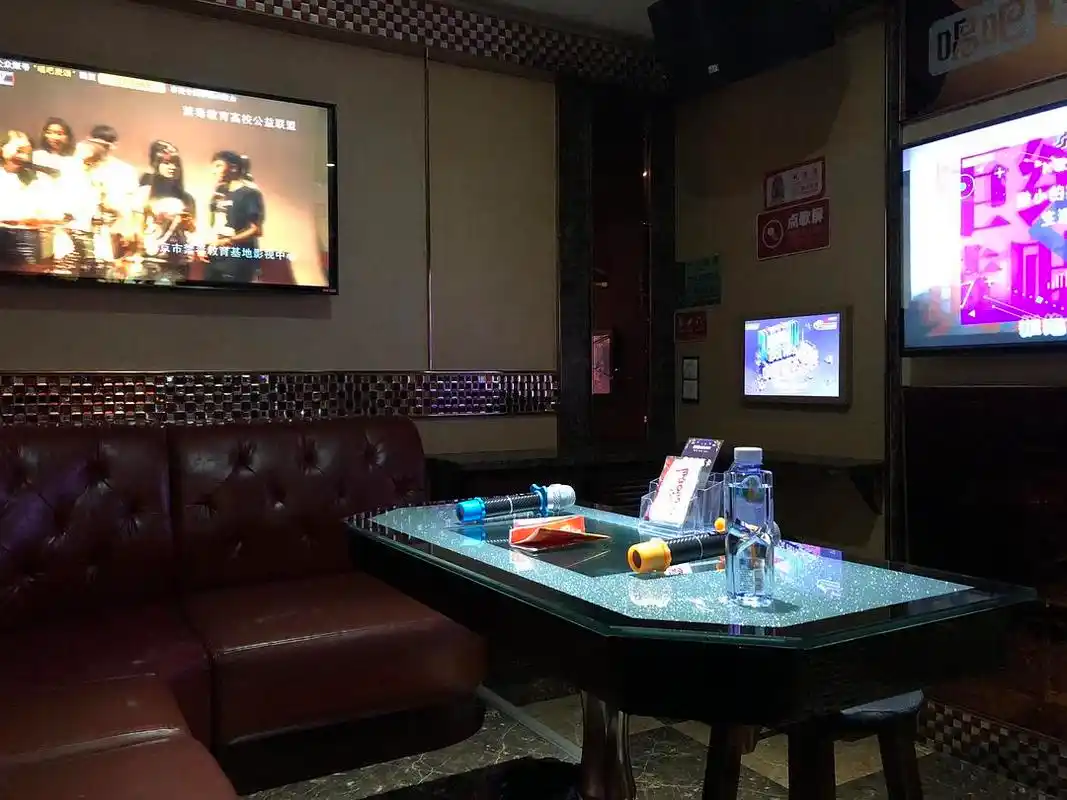 有没有人像我一样经常一个人去ktv唱歌的,工作日的下午场很划算