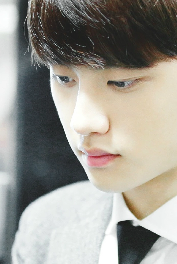 exo成员都暻秀,图1手比爱心,图2嘟着嘴巴好可爱,图5侧脸帅炸了