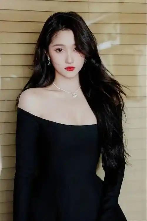 著名演员「关晓彤」经纪公司