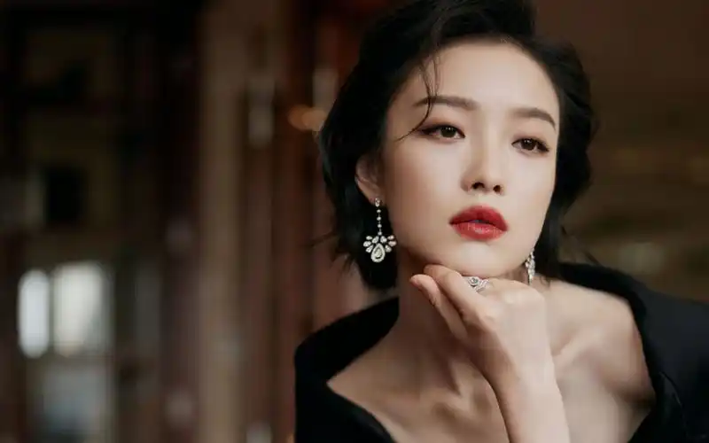 倪妮成熟妩媚高清桌面壁纸_大陆明星_壁纸下载_美桌网