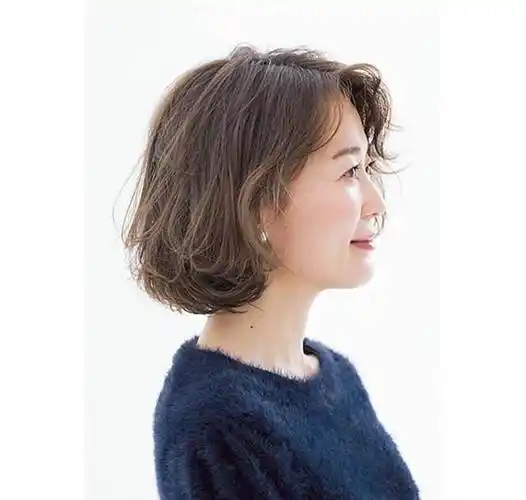 原创女人一旦过了30岁发型尽量以典雅为主做个气质短发美人