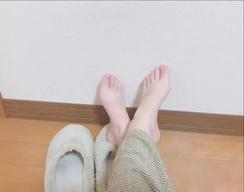 我们有两只脚一只不想上班另一只也不想脚丫照 自由的大脚丫 大脚丫丫