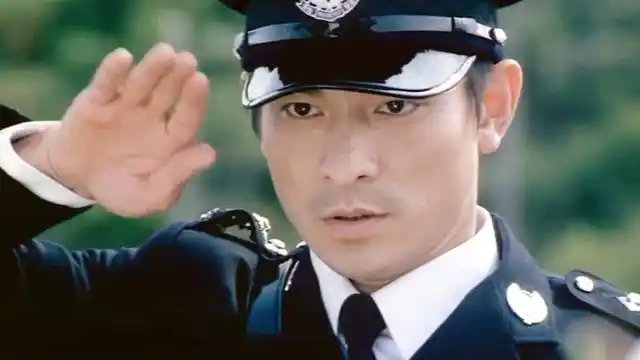 无间道陈永仁恢复警察身份与黄sir葬在一起刘建明成功洗白