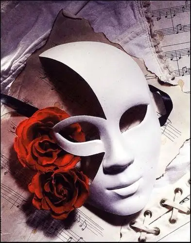 生活中,每个人都有属于自己的一个面具,你会给自己带上什么样的面具呢