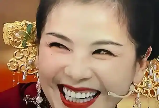 刘涛一口蓝牙上热搜,网传值300万,网友调侃:这牙能连接音响吗_牙齿