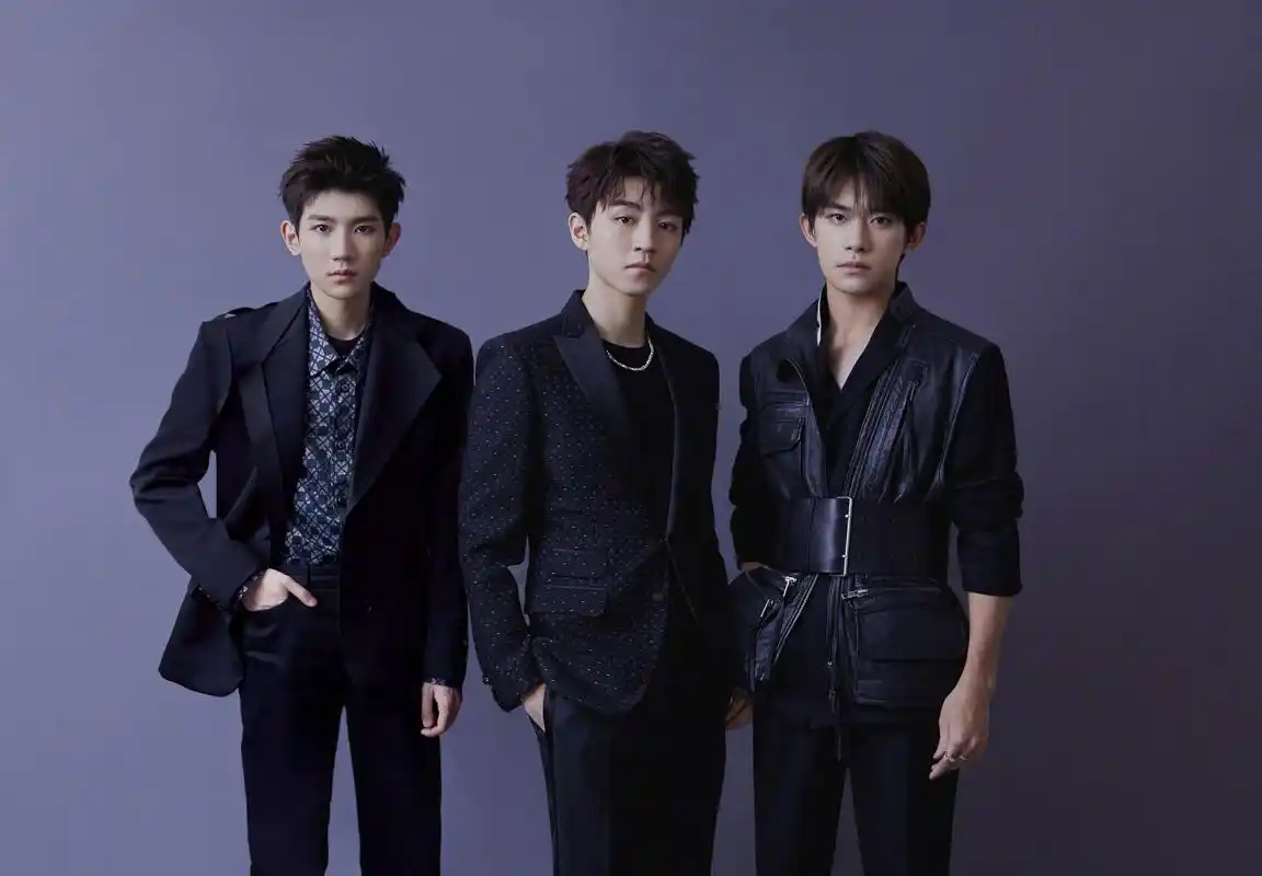 tfboys最新合体写真720x1280分辨率查看