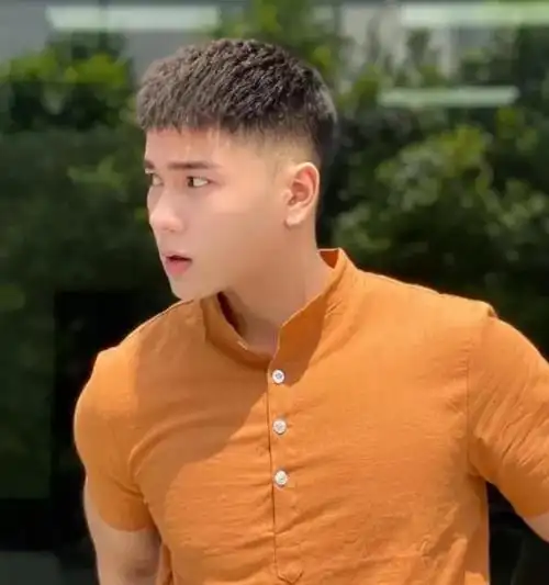 中长发男生发型的种类有很多,只有适合自己的才是好