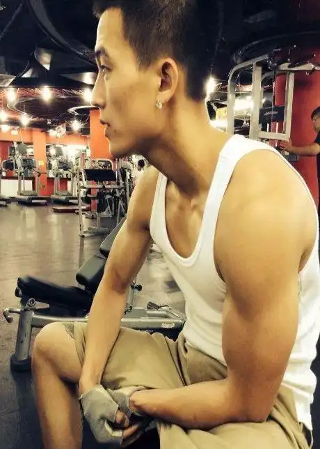 欧豪古装剧秀白嫩大胸肌