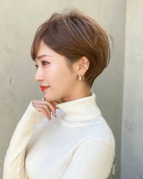龙年最火短发来了,精致时尚显脸瘦,很适合40岁以上的姐妹们|发型|直发
