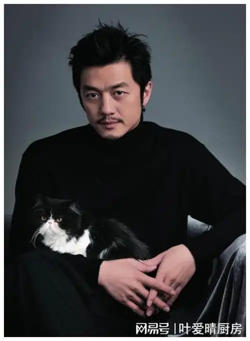 李亚鹏左手握着商场右手还有情场最后都变成了唏嘘一场